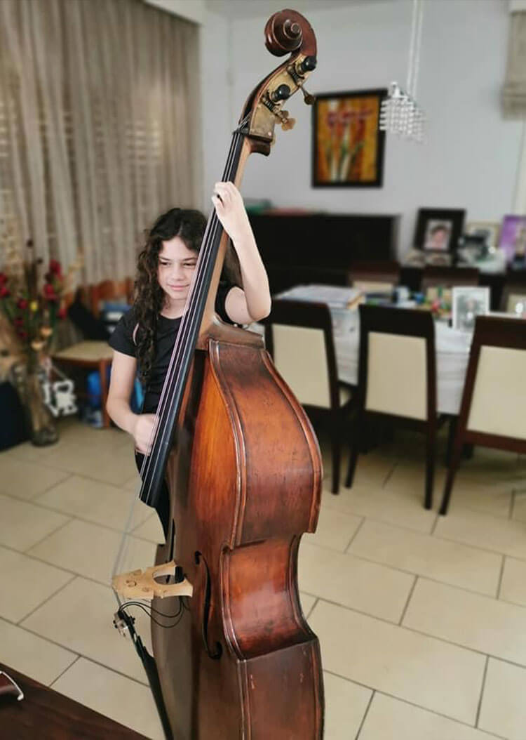 ioanna-with-cello